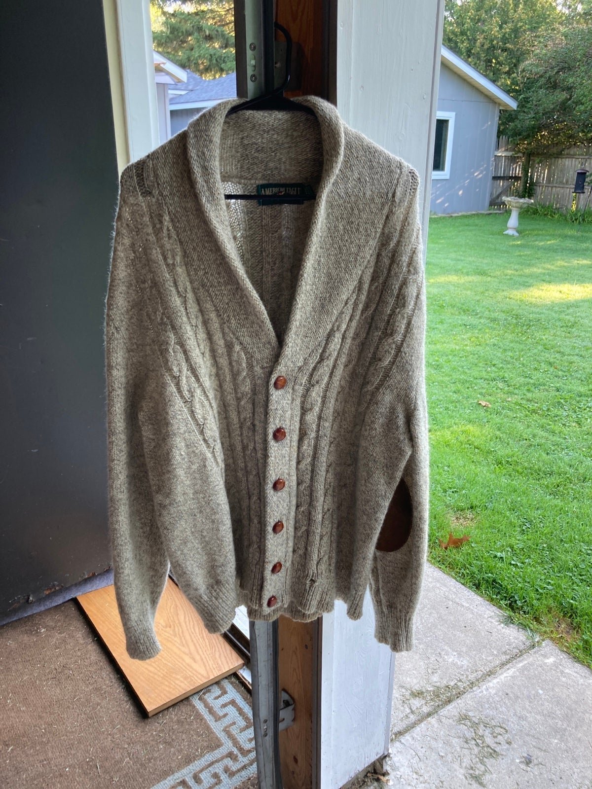 Sz XL Cardigan sweater w/ suede elbow patches UNISEX American Eagle