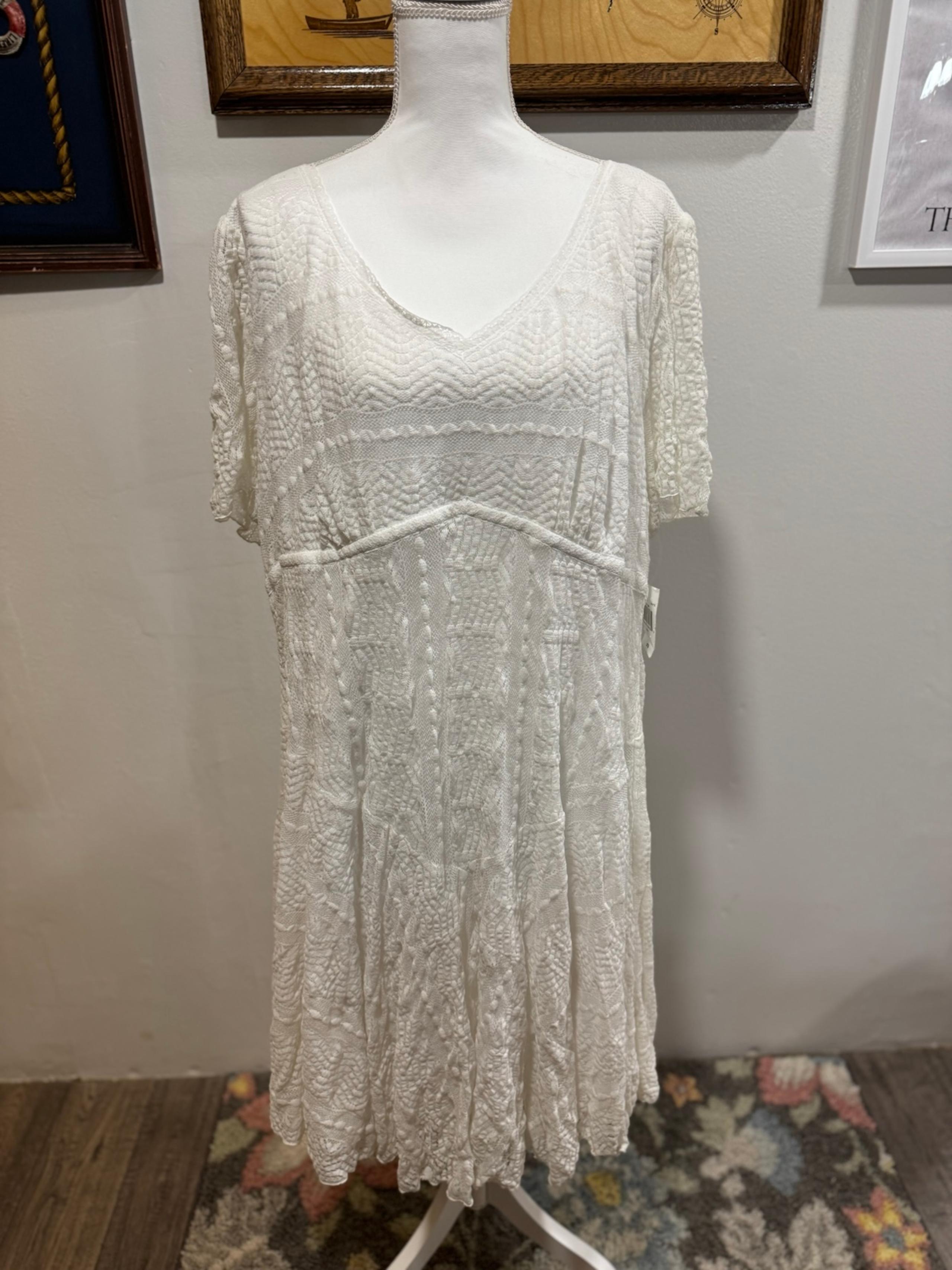 3 Rabbit womens dress, NWT, sz. 24, white, lace w/ lining, flowing, boutique