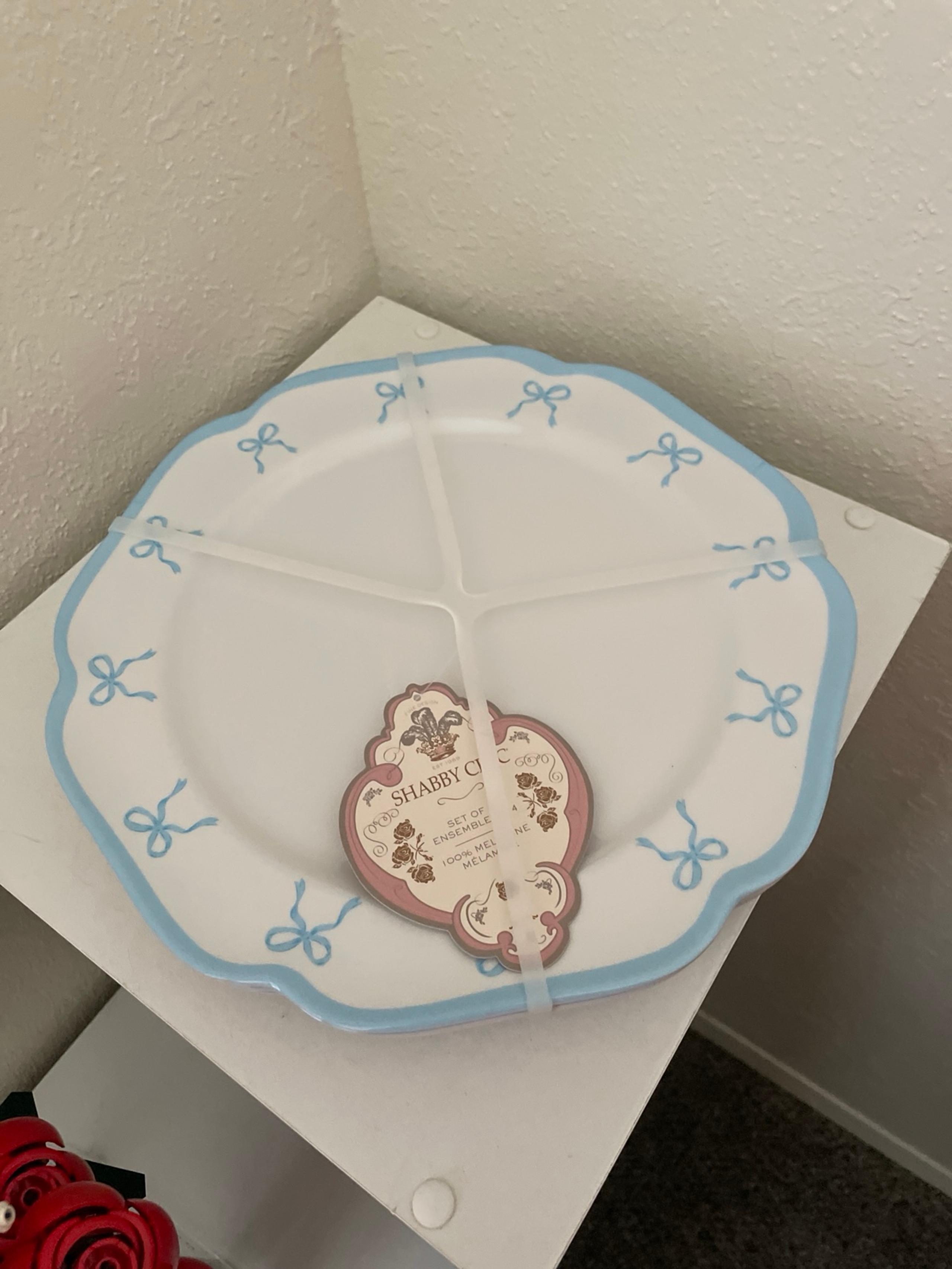 Blue bow plastic plates