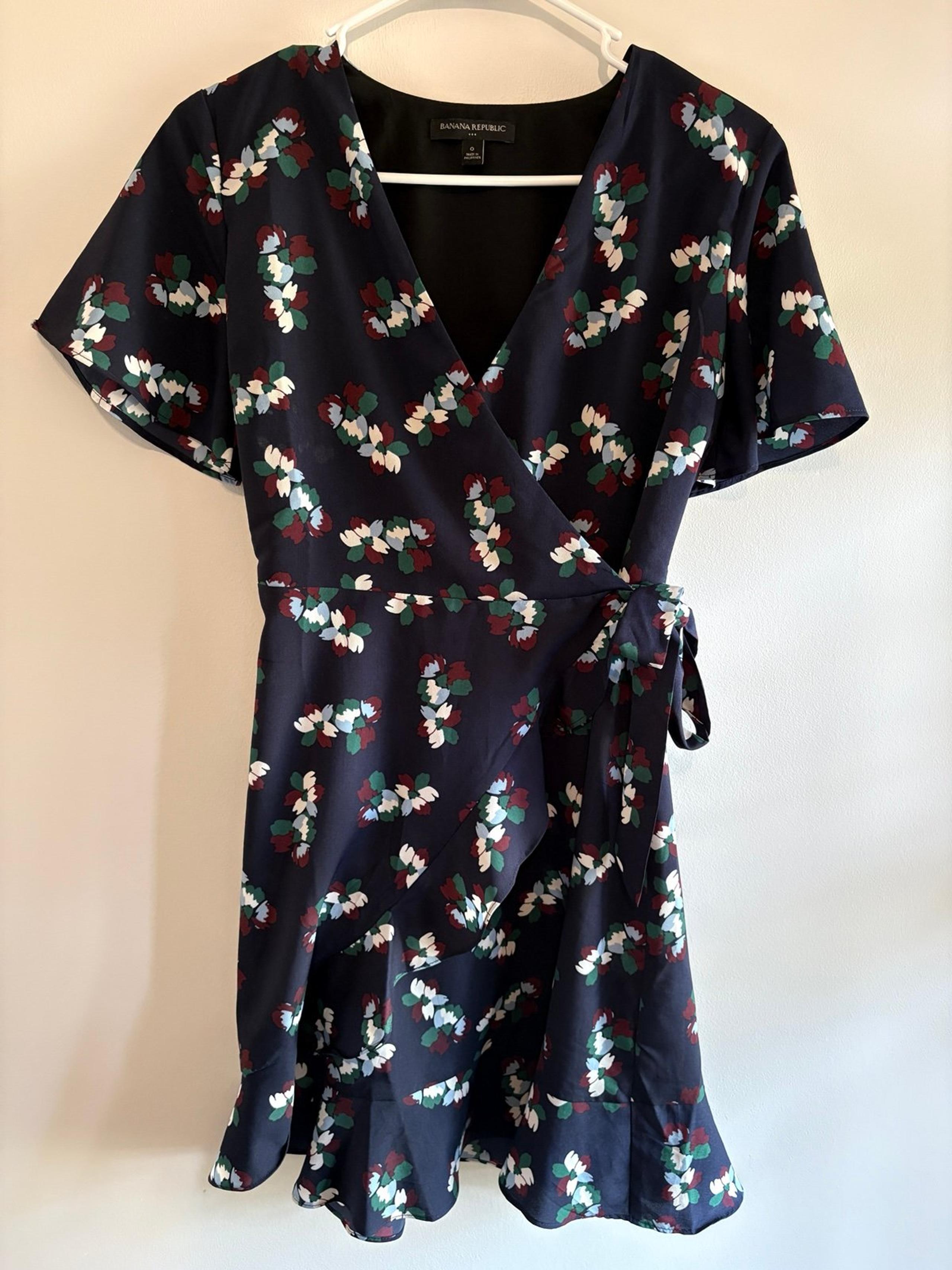 Banana Republic Wrap Tie Floral Dress Size 0