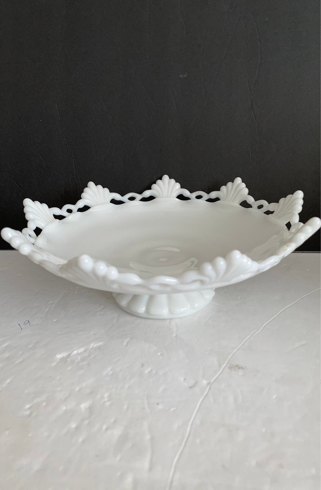 Vintage WESTMORELAND 10 Footed Cupped Bowl Ring & Petal Milk Glass