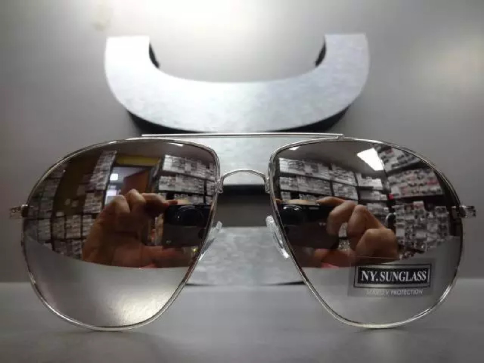 Mens or Women Classic Vintage Retro Style Premium SUN GLASSES Silver Metal Frame