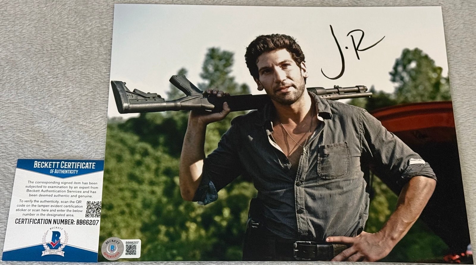 JON BERNTHAL Signed Autographed The Walking Dead 8x10 Photo | BECKETT BAS COA