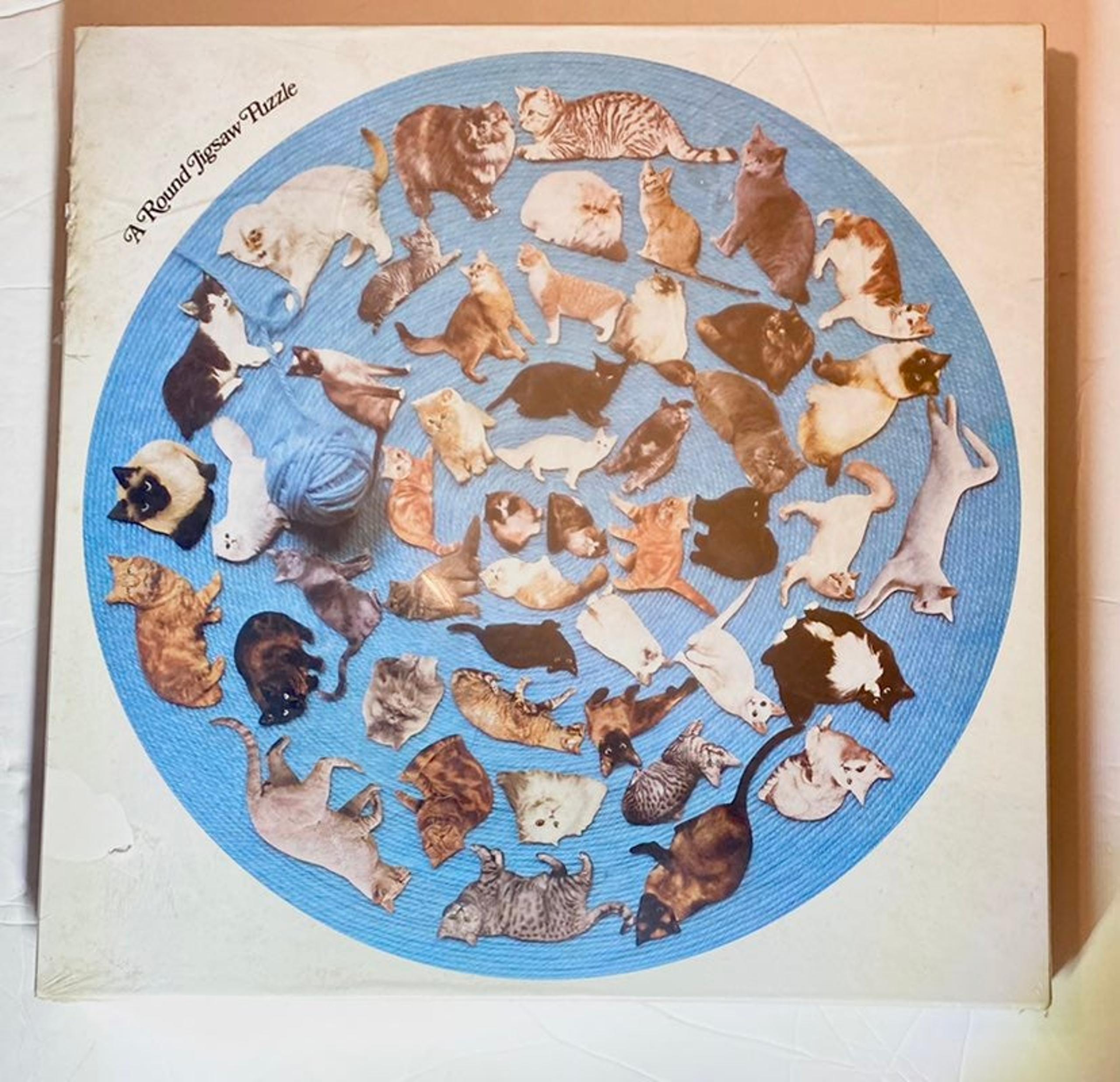 VINTAGE Feline World - Eaton Round Jigsaw Puzzle - Treasure Collection