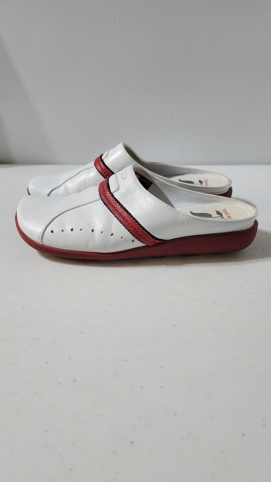 Diesel Wabbit White Leather Red Trim Slip-on Shoes Size 5