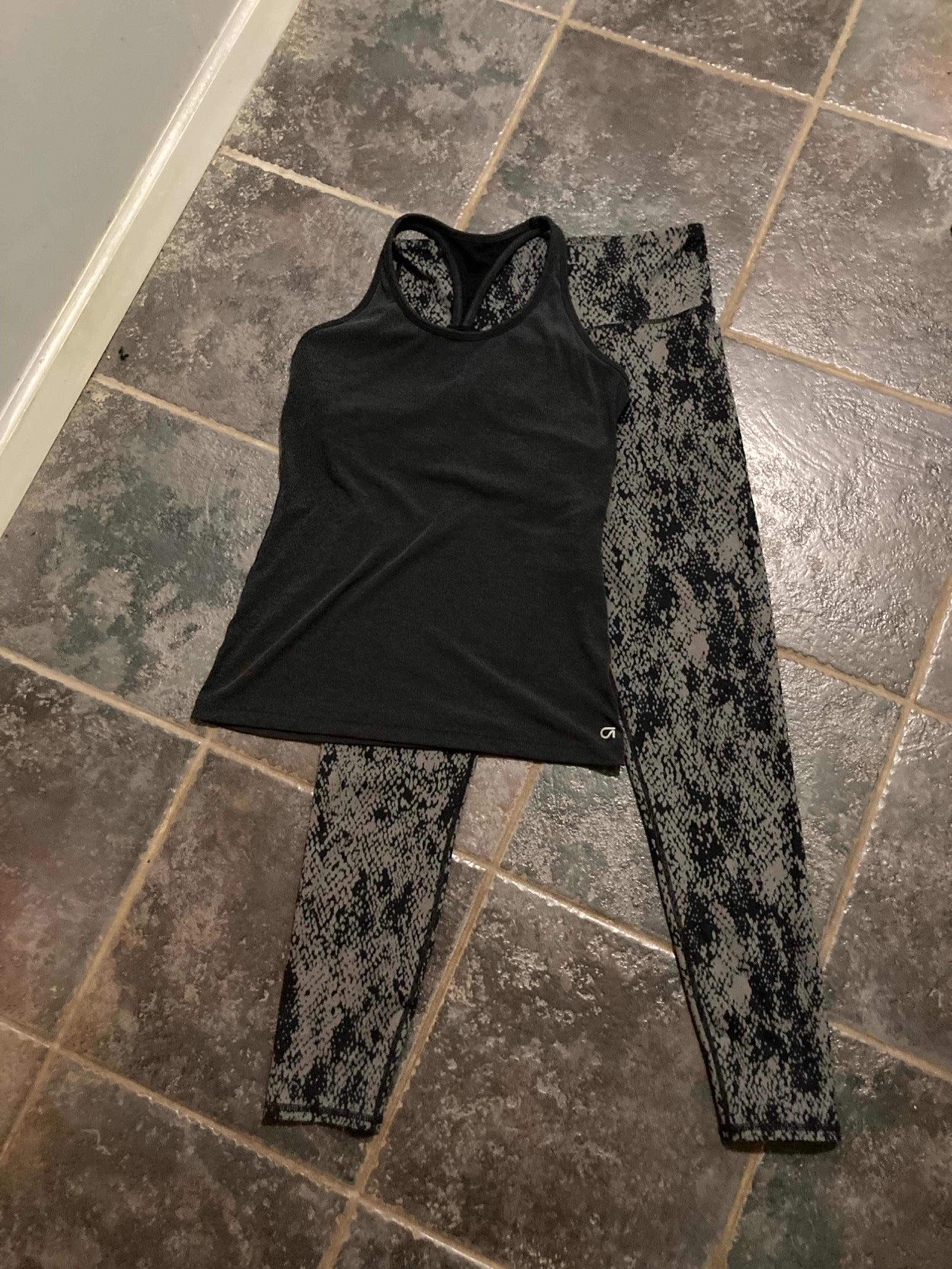 GAP Black GapFit Breathe Tank Top and Leggings Set Women’s Size M