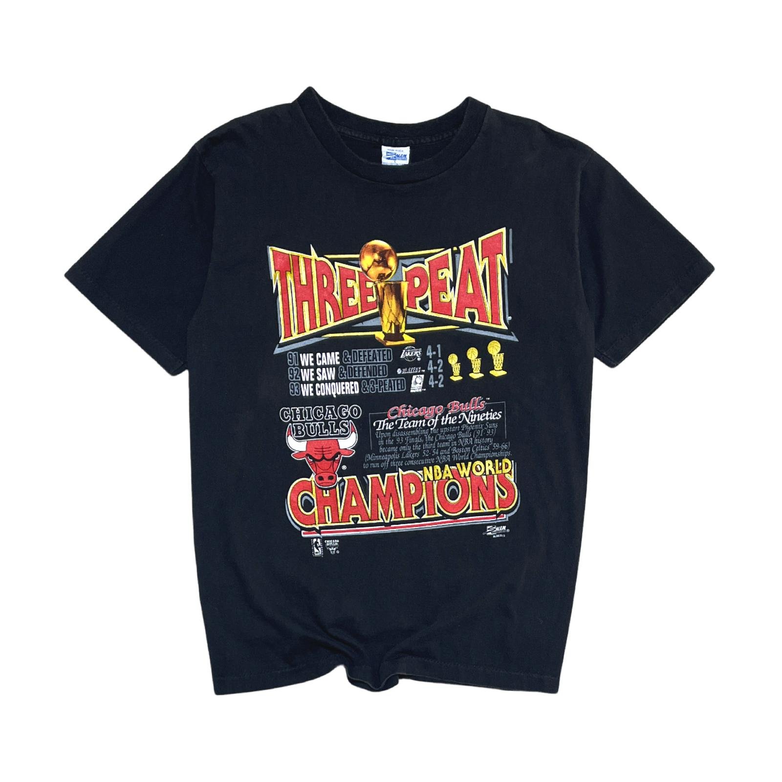 (M) Vintage 90's Chicago Bulls NBA Finals Three Peat T-shirt