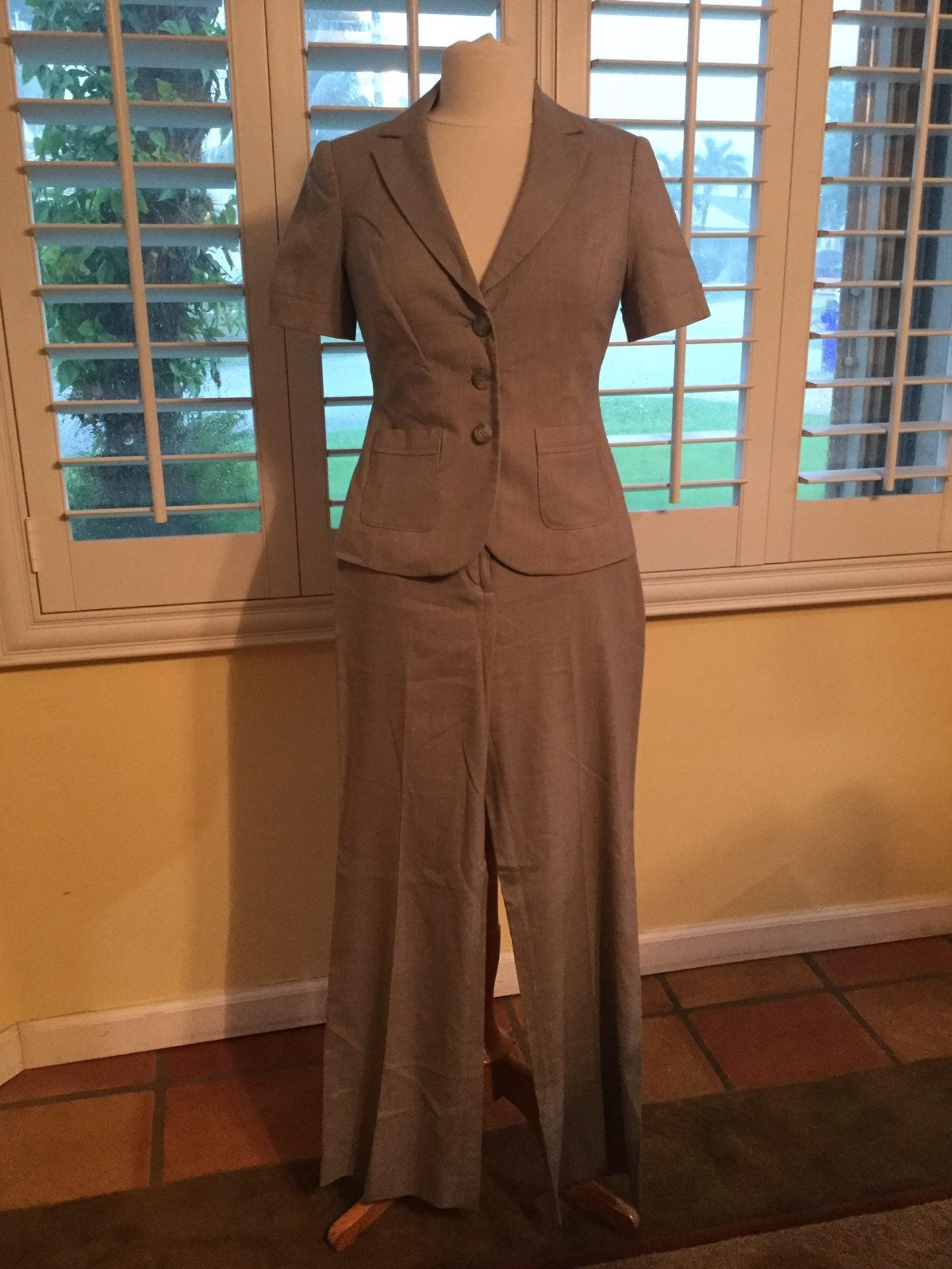 The Limited Collection Short Sleeve Suit size XS
