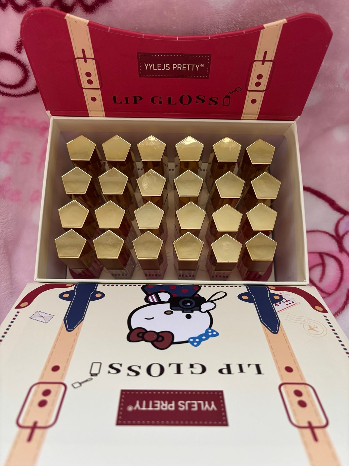 Hello Kitty 24 Piece Lip Gloss Set