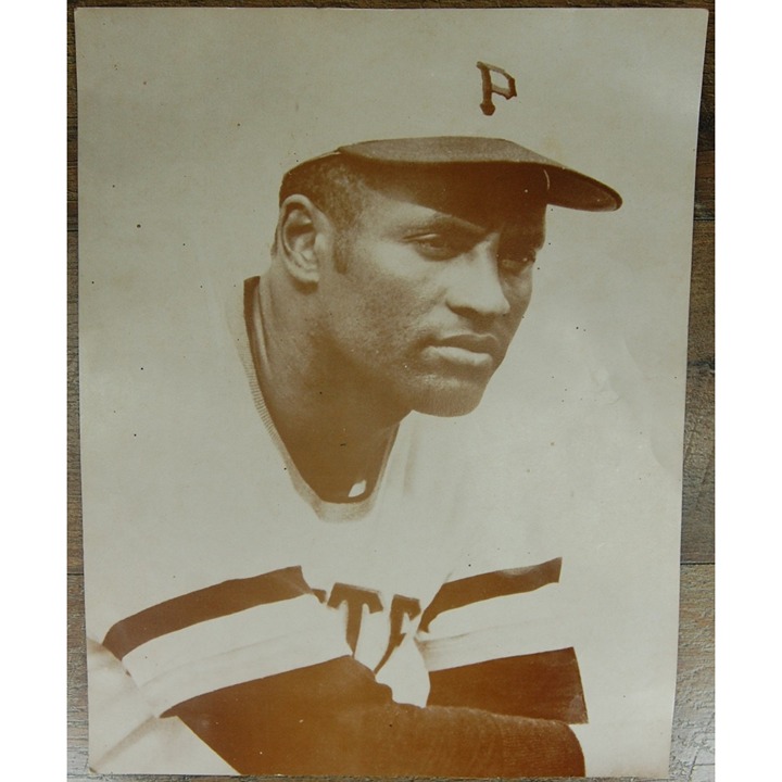 Vintage 60s/70s Roberto Clemente Pirates 11x14 Black White Photo Picture