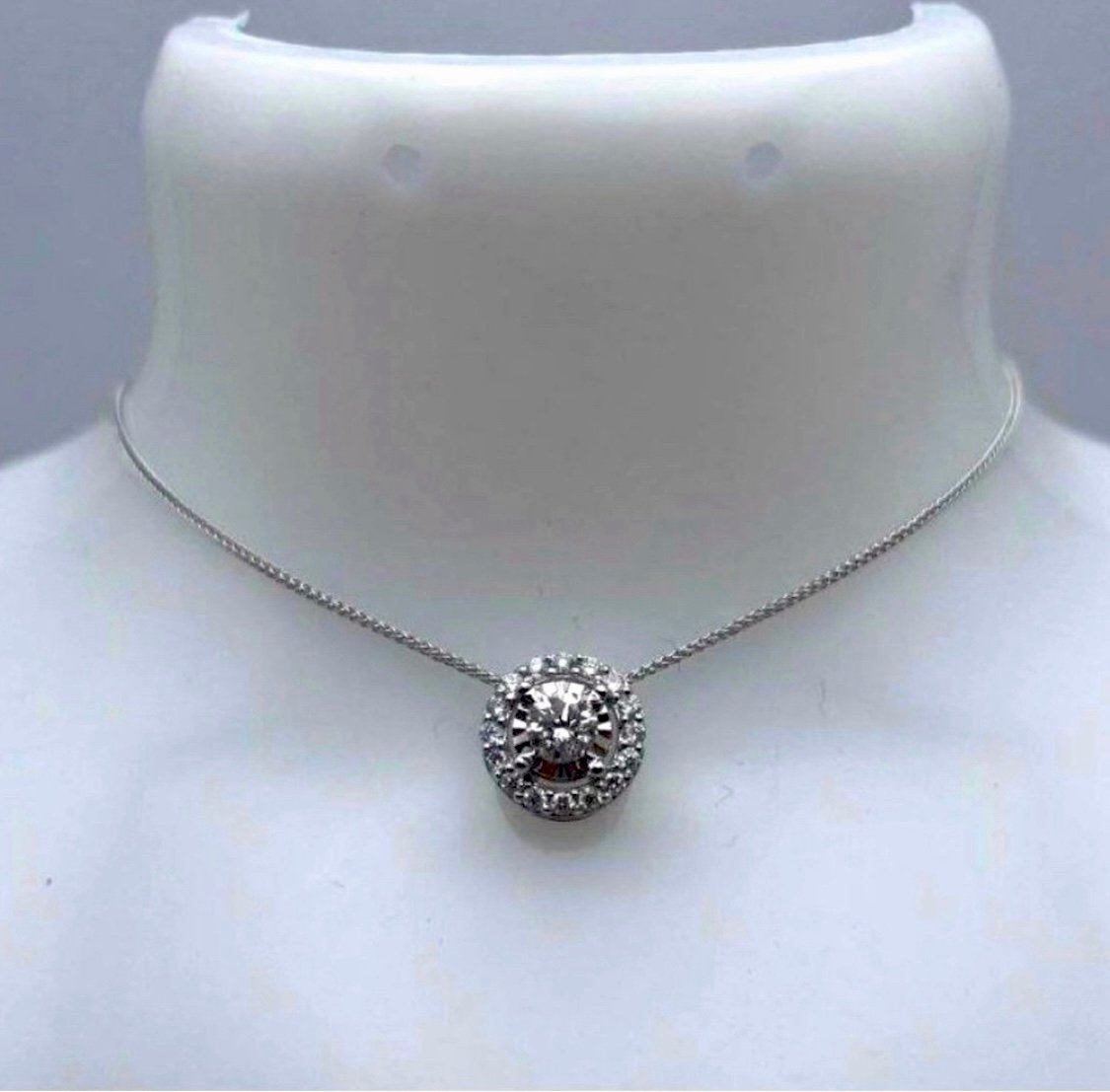 14k White Gold Diamond Halo Pendant