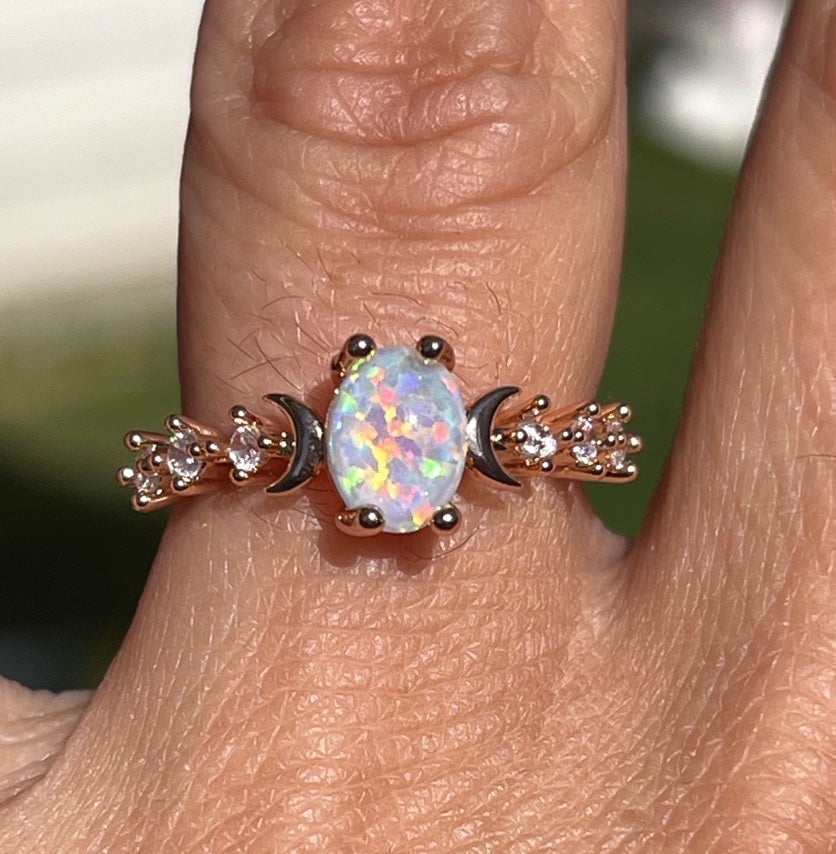 18k Opal Moon Gold Ring size 7
