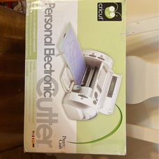 Cricut machine Model CRV001 Prov selling with three bonuses check it out !!
