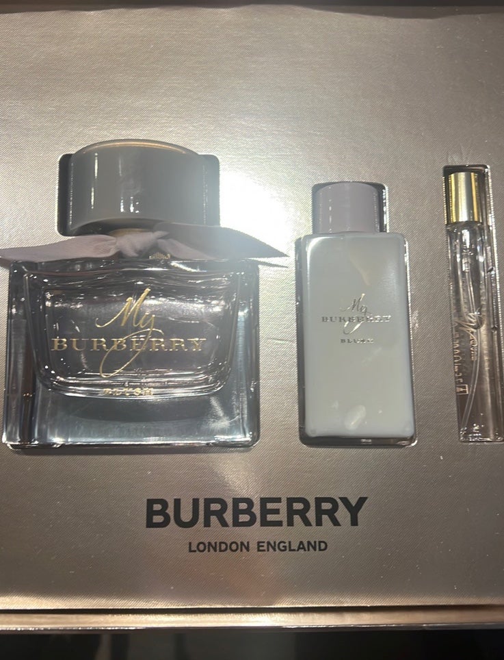 Burberry blush perfume set top
