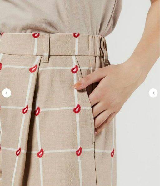 Brand New Unused DSC/Beige Wide-Leg Pants with Check Pattern