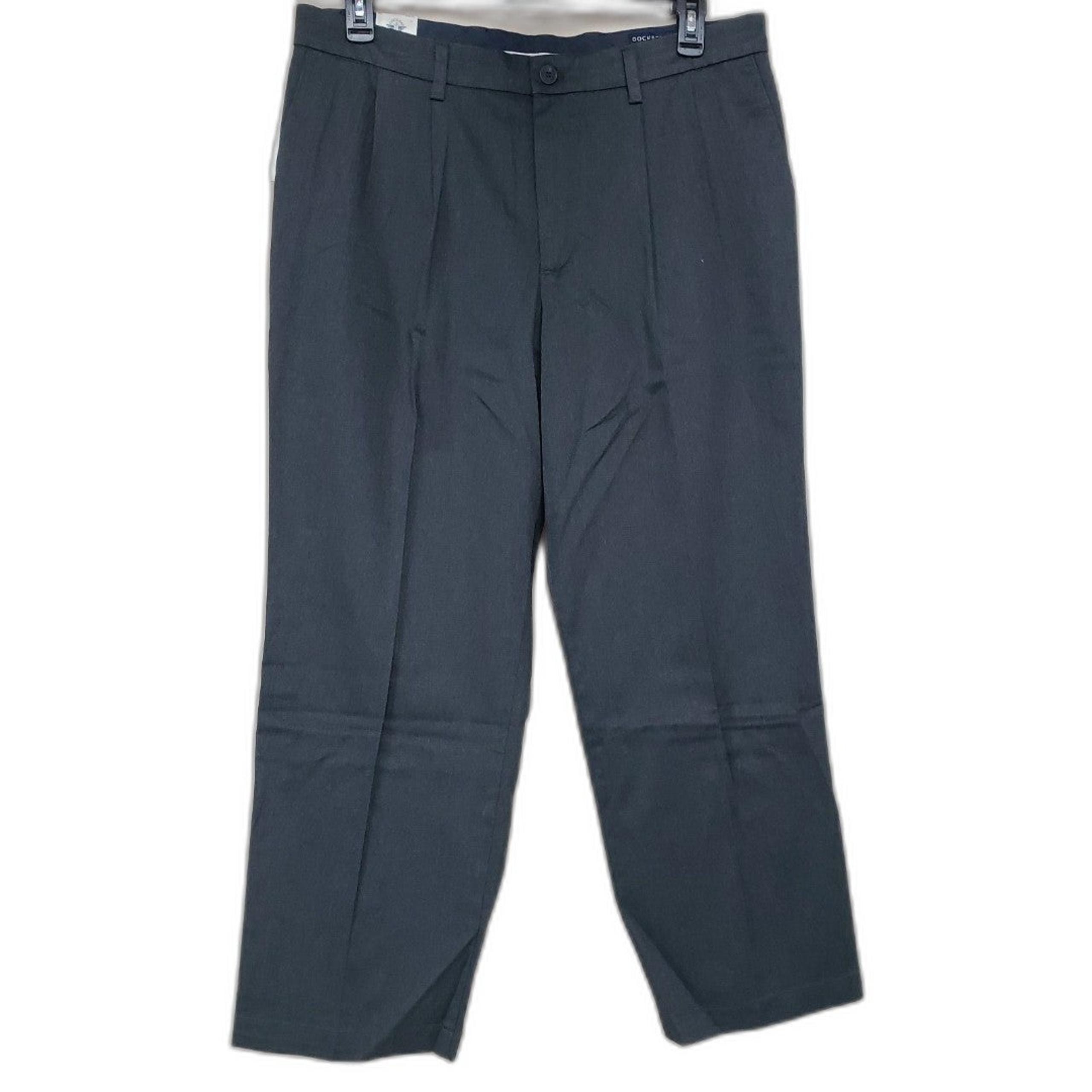 Dockers Men's 36x30 Signature Khaki Relaxed Fit Pleated Dress Pants Black
