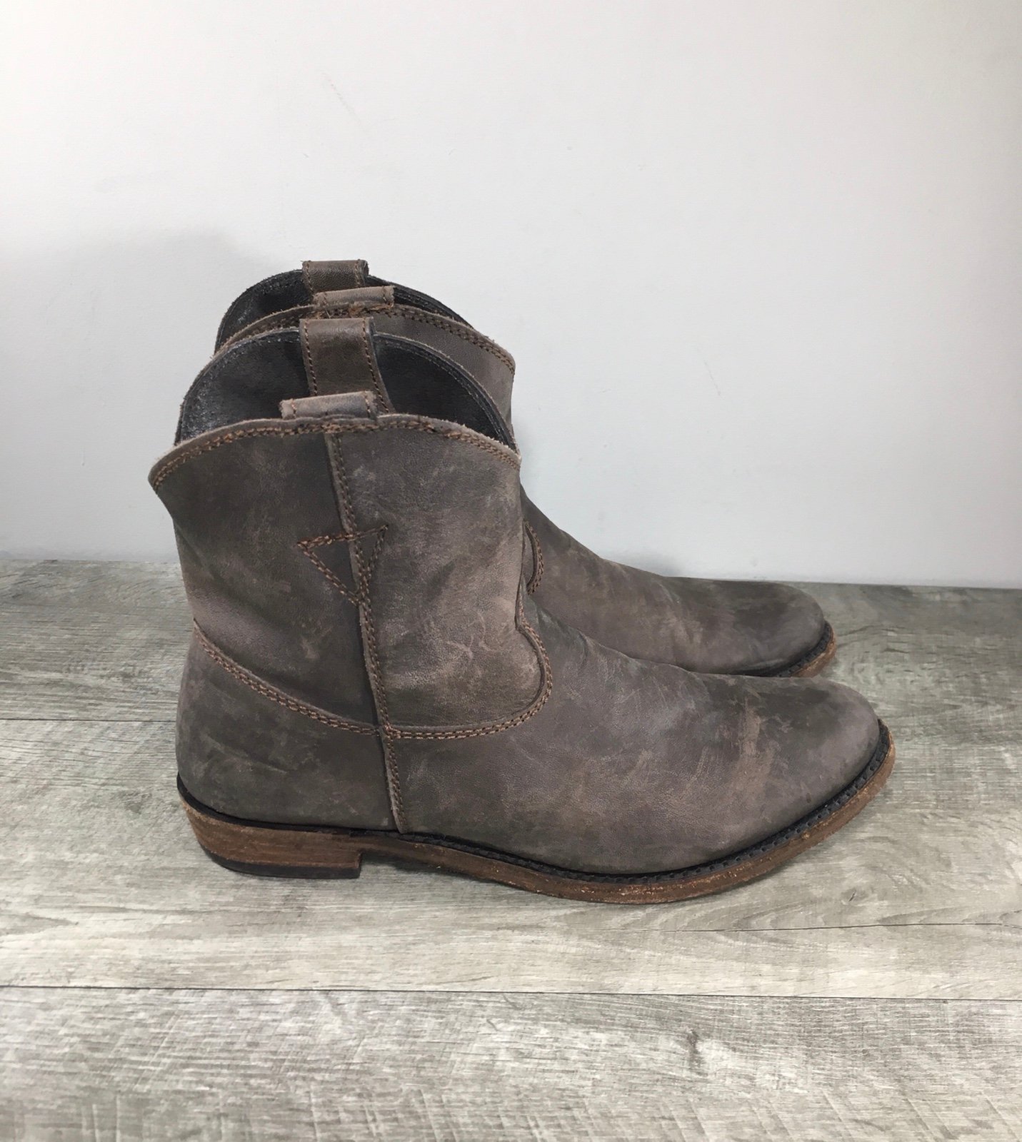 Women's Liberty American Boots Brown Distressed Leather Short LB-711311 Size 9.5