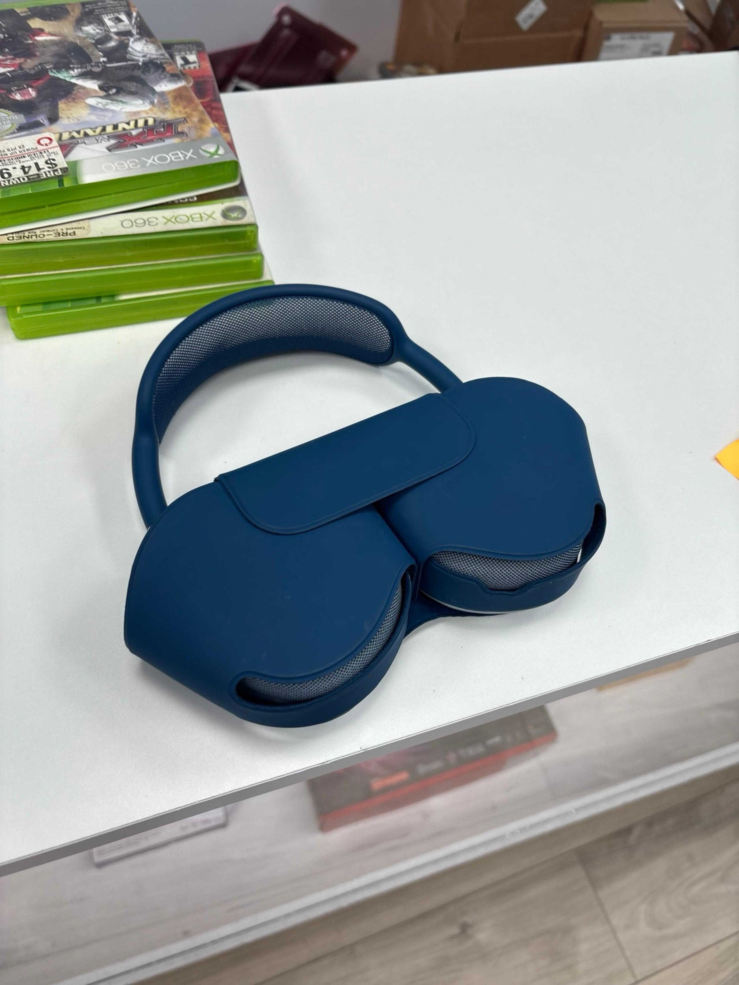 AirPod maxes 1st gen blue