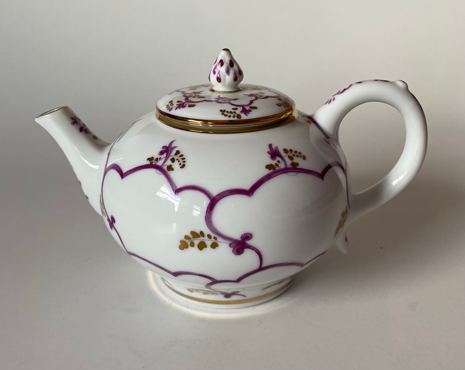 1985 Franklin Mint Victoria & Albert Museum Venice Porcelain Miniature Teapot