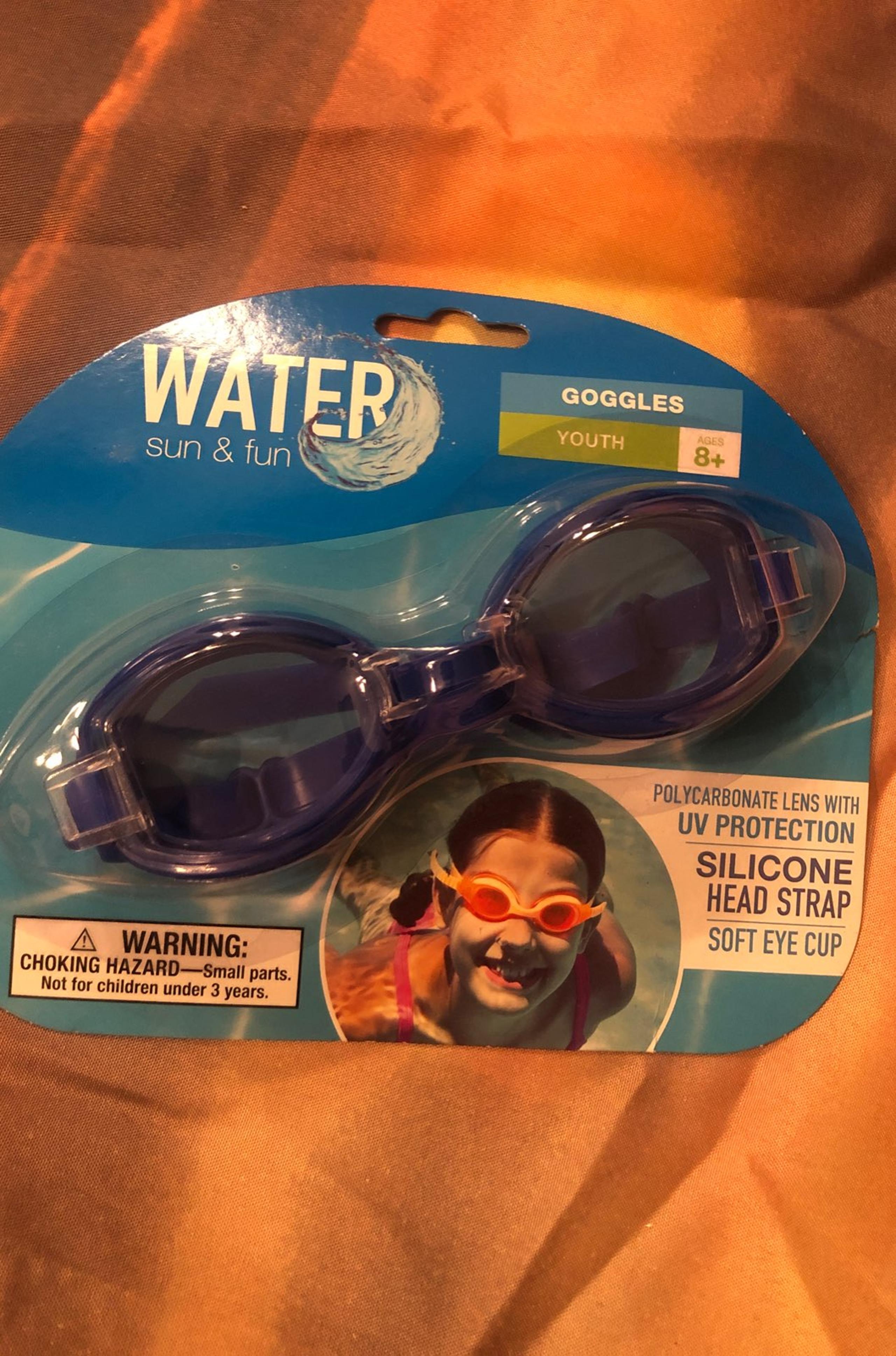 Water goggles youth eight and up