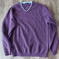 Vintage Boden Lambswool V-Neck neck purple sweater pullover Large flaws