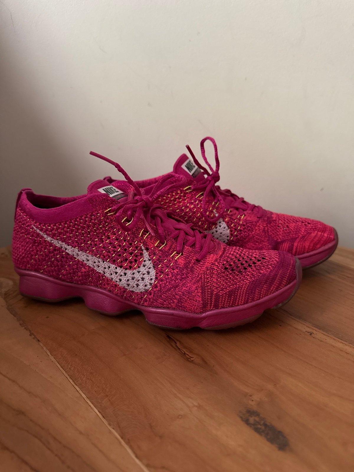 Nike Flyknit Zoom Agility Fireberry Pink Womens Shoes Sneakers Sz 8
