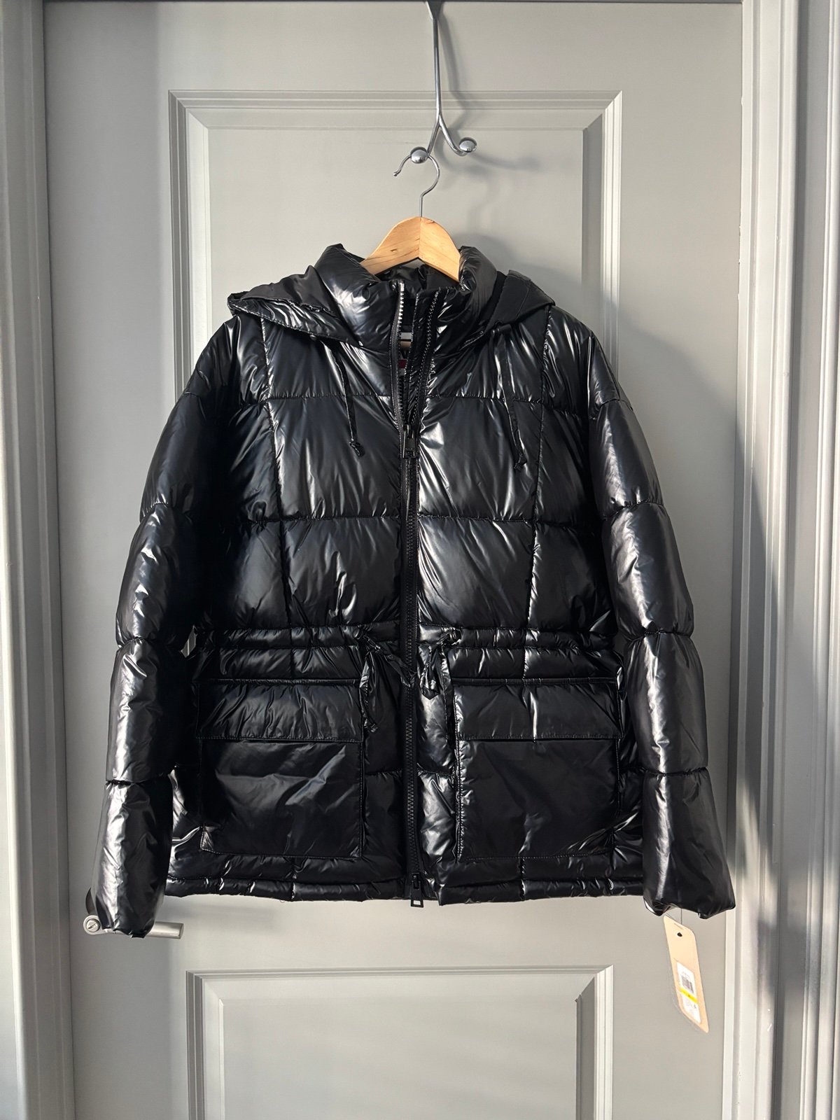 NWT Levi's Aqua Lacquer Puffer in Jet Black