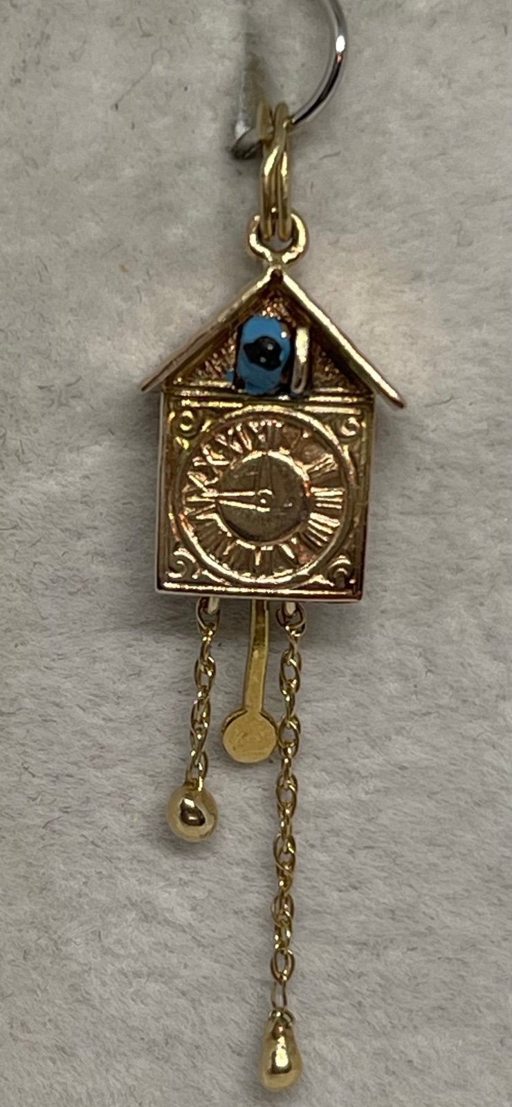 14 K yellow gold, hand painted 3-D mechanical cuckoo clock charm/pendant 2.1 g