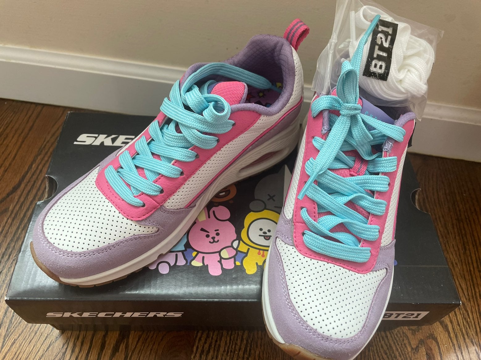 NWB Sketchers X BT21 Limited Edition Sneakers MANG Womens Size 5