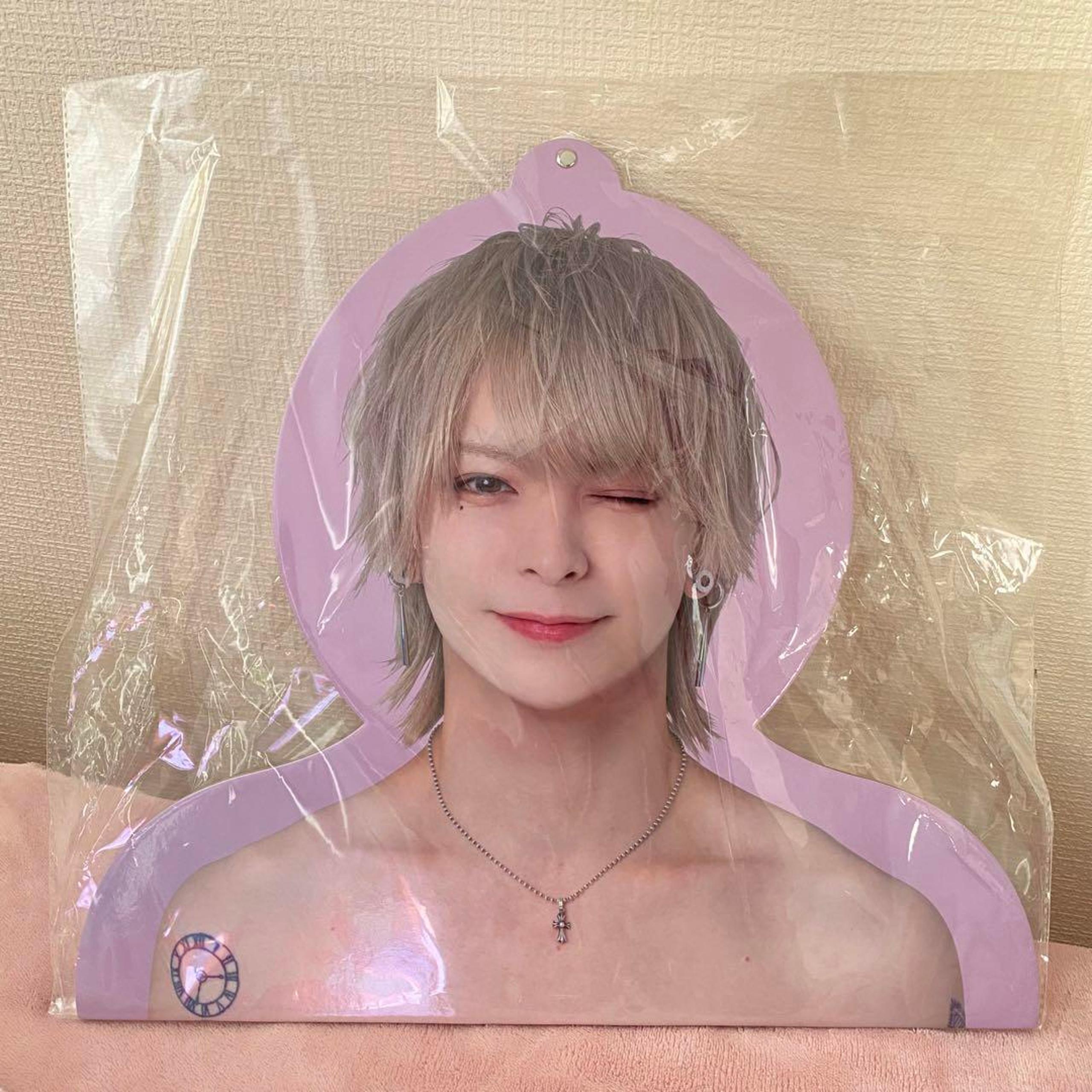 Yumekui NEON Saku Hanger Erohan