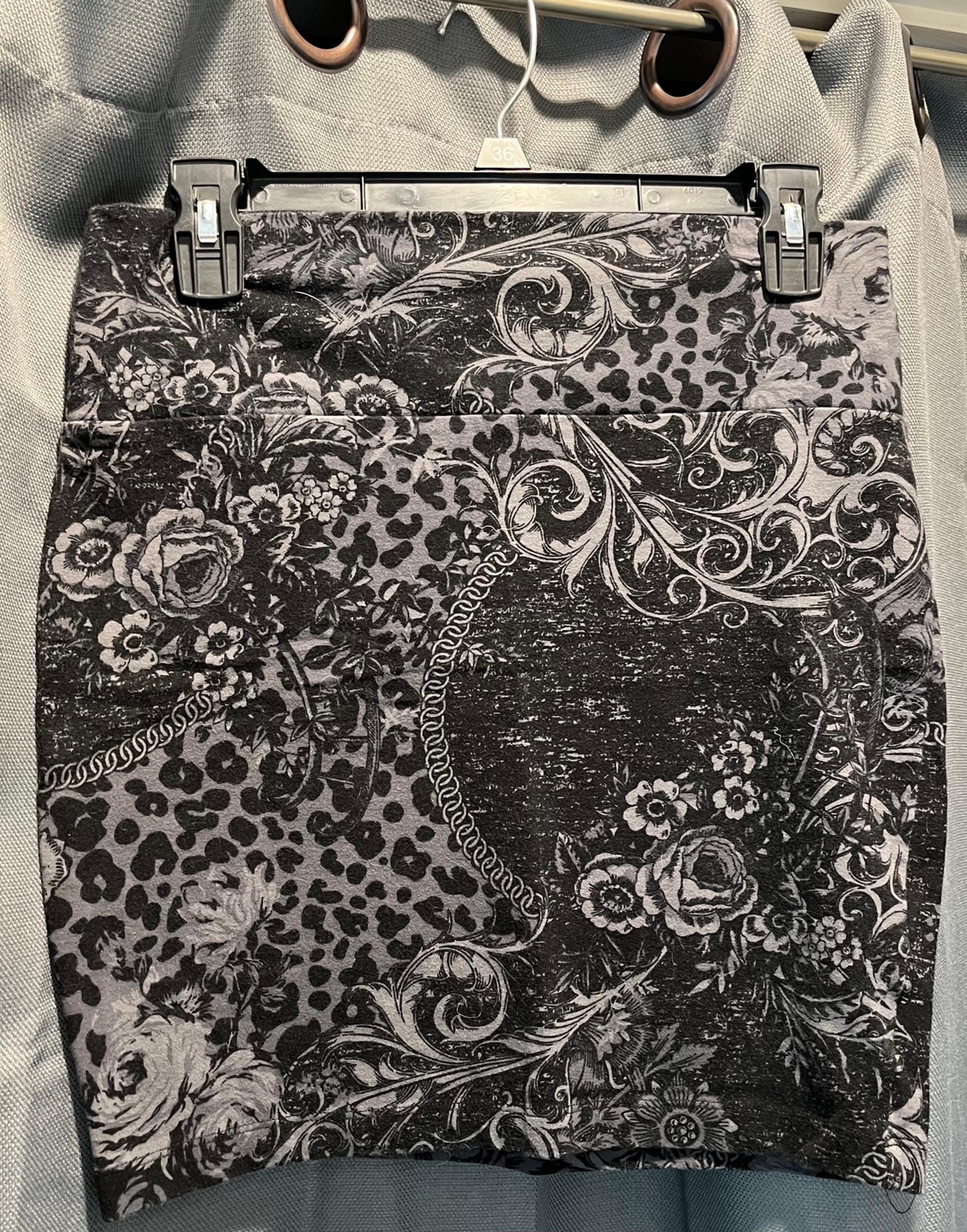 Decree Stretchy Mini Skirt