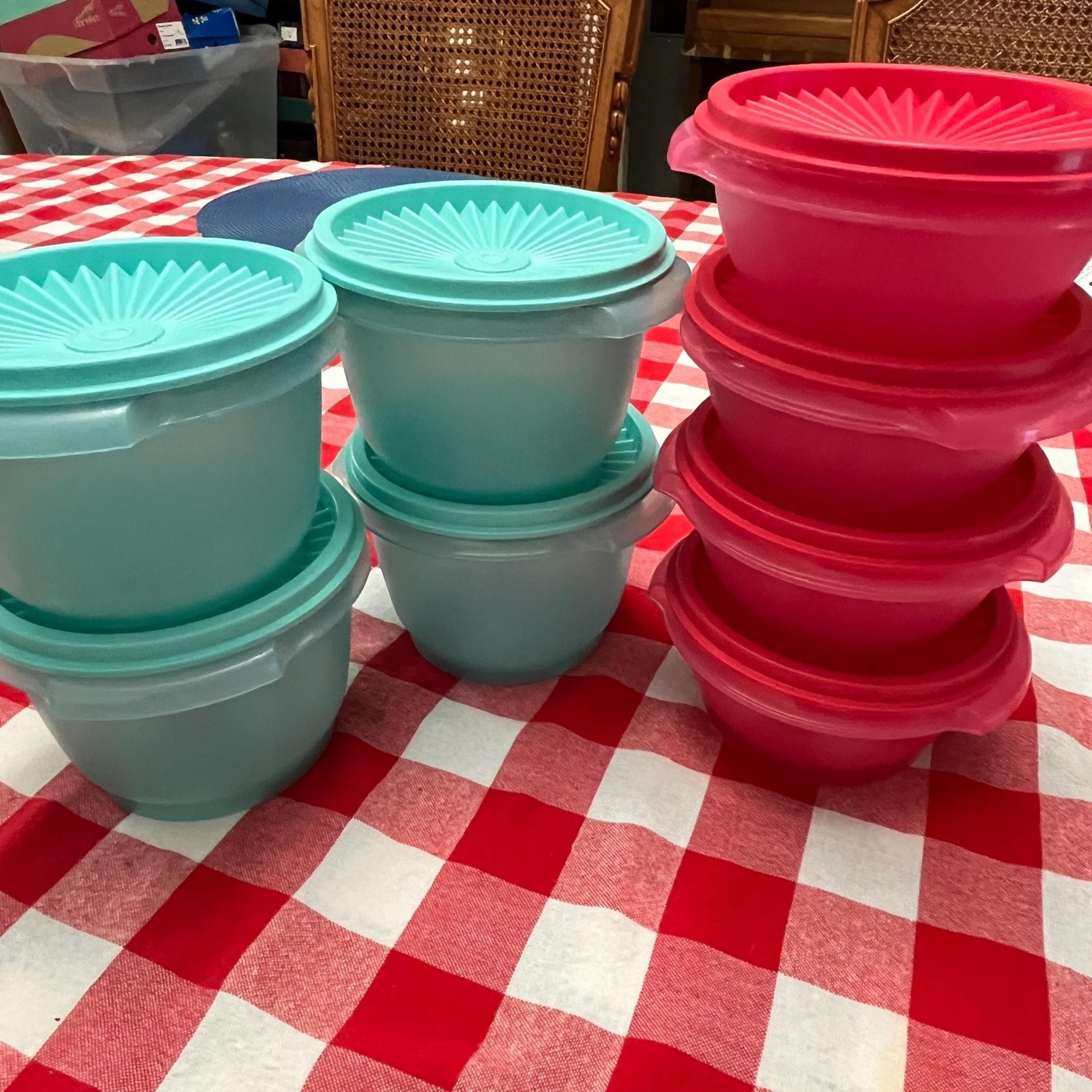 Lot 16 Piece Servalier Bowl Set, 4 Lt Blue 886-30 - 4 Coral Bowls 1323-24 w/Lids