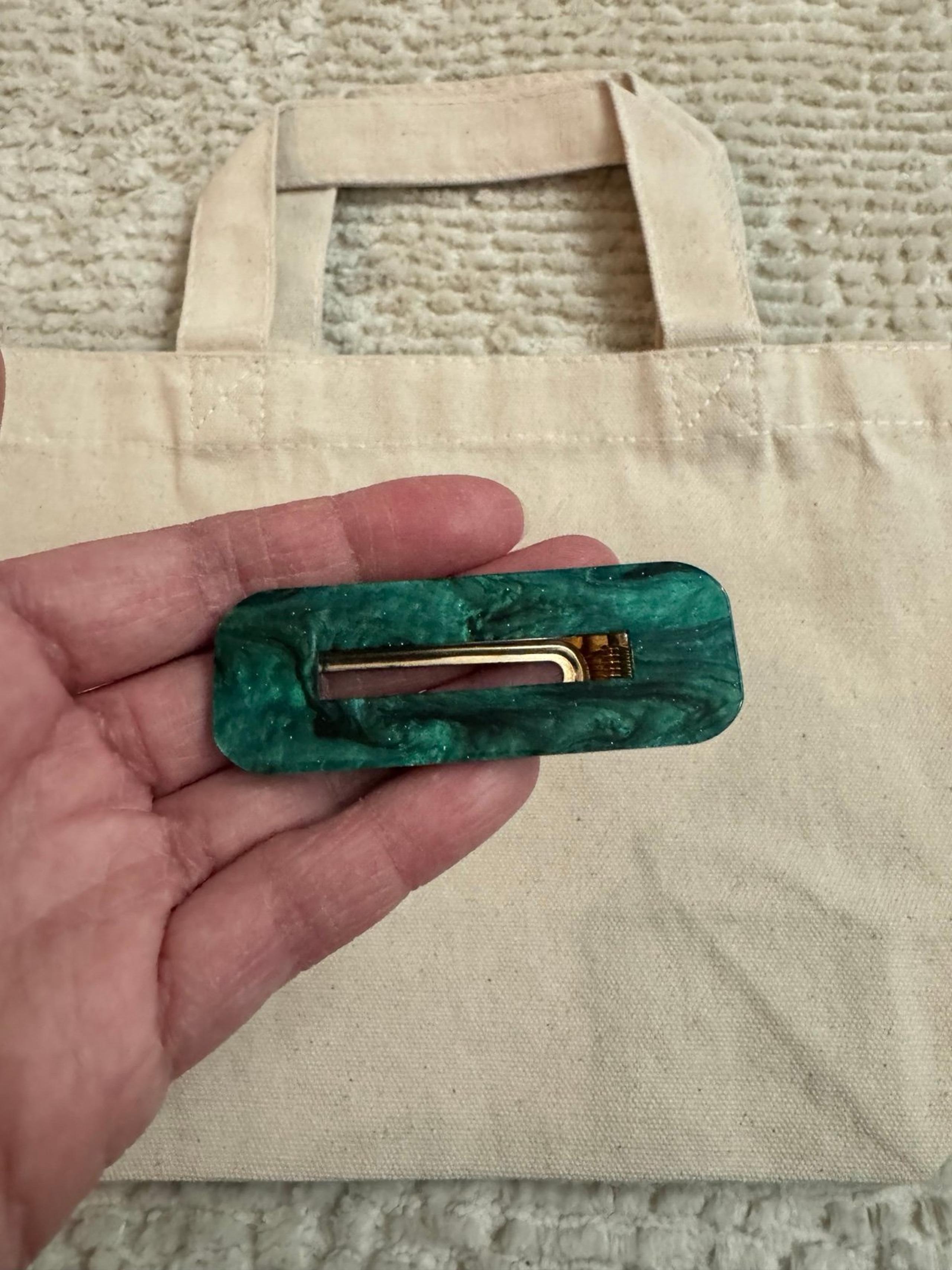 Emerald green hair clip NEW