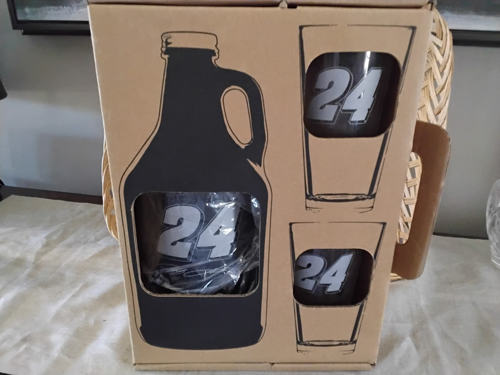 Jeff Gordon #24 NASCAR Gift Set - 2 16 oz Pint Glasses and Beer Jug Black