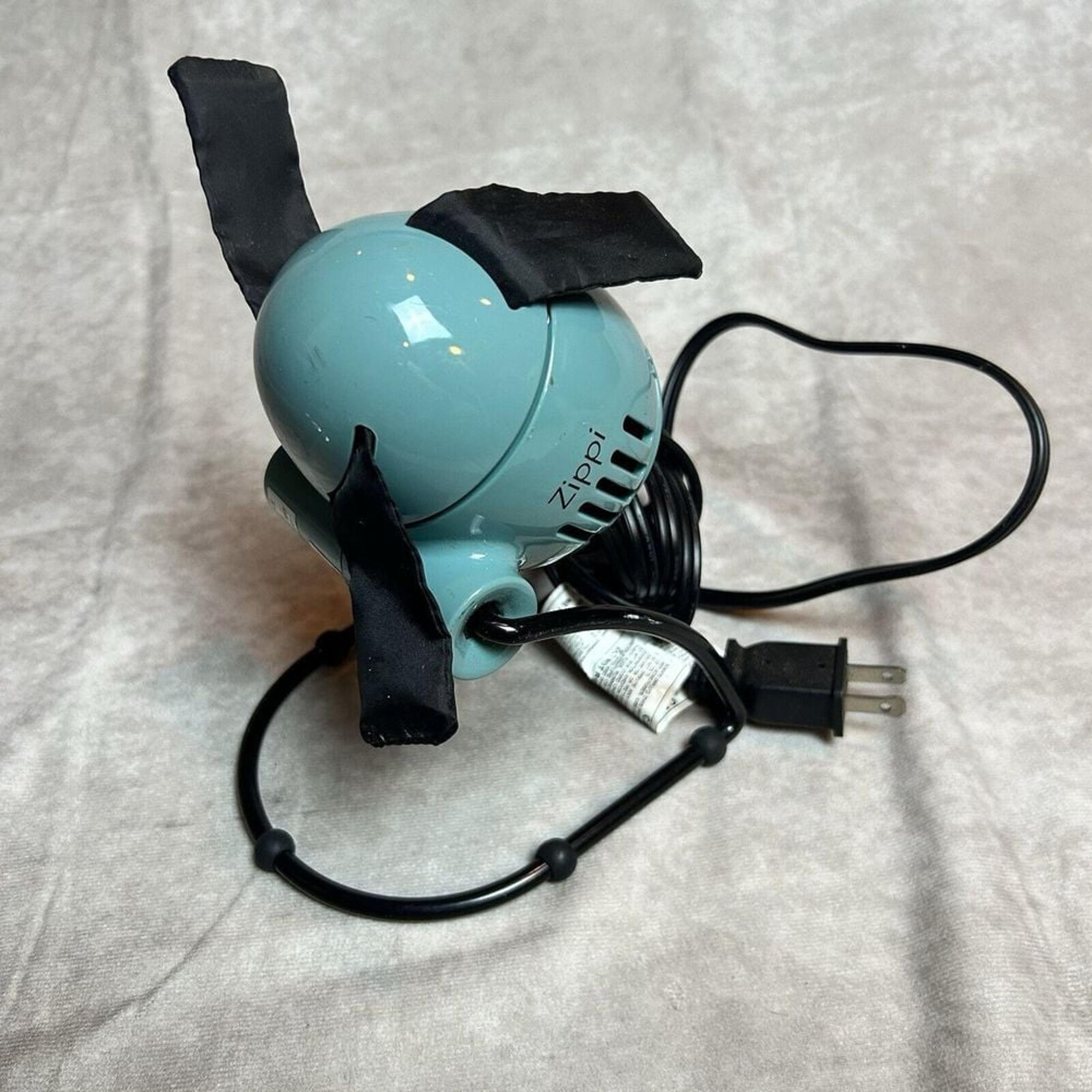 Vornado Zippi Personal Table Fan Desk Travel Soft Cloth Blade Green