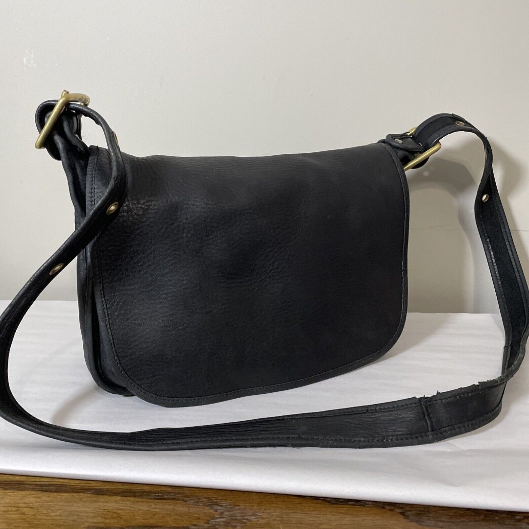 Vintage COACH Patricia's Legacy Crossbody Saddle Bag Flap Black Leather Read
