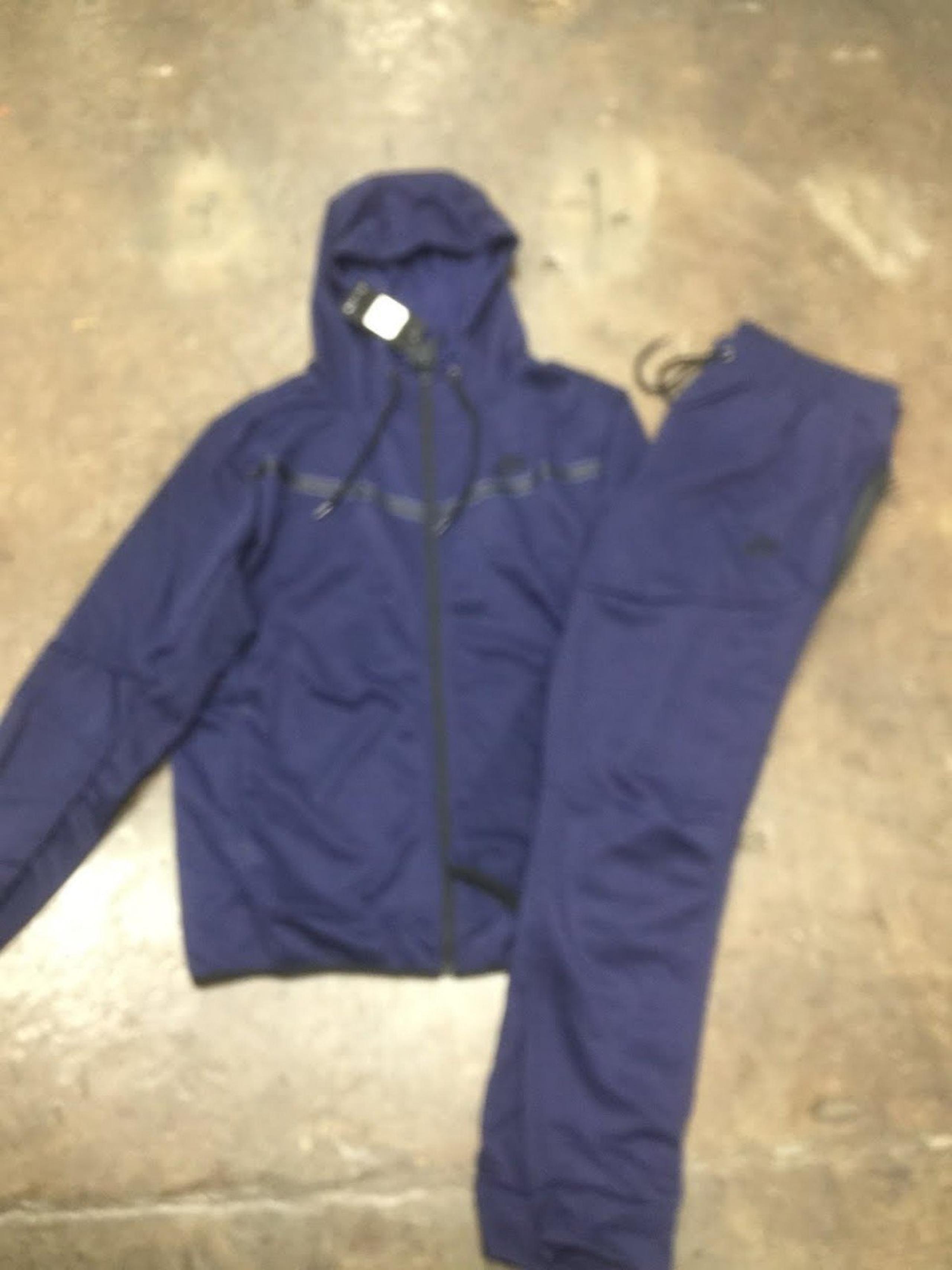 Men Medium Nike Sweatsuit