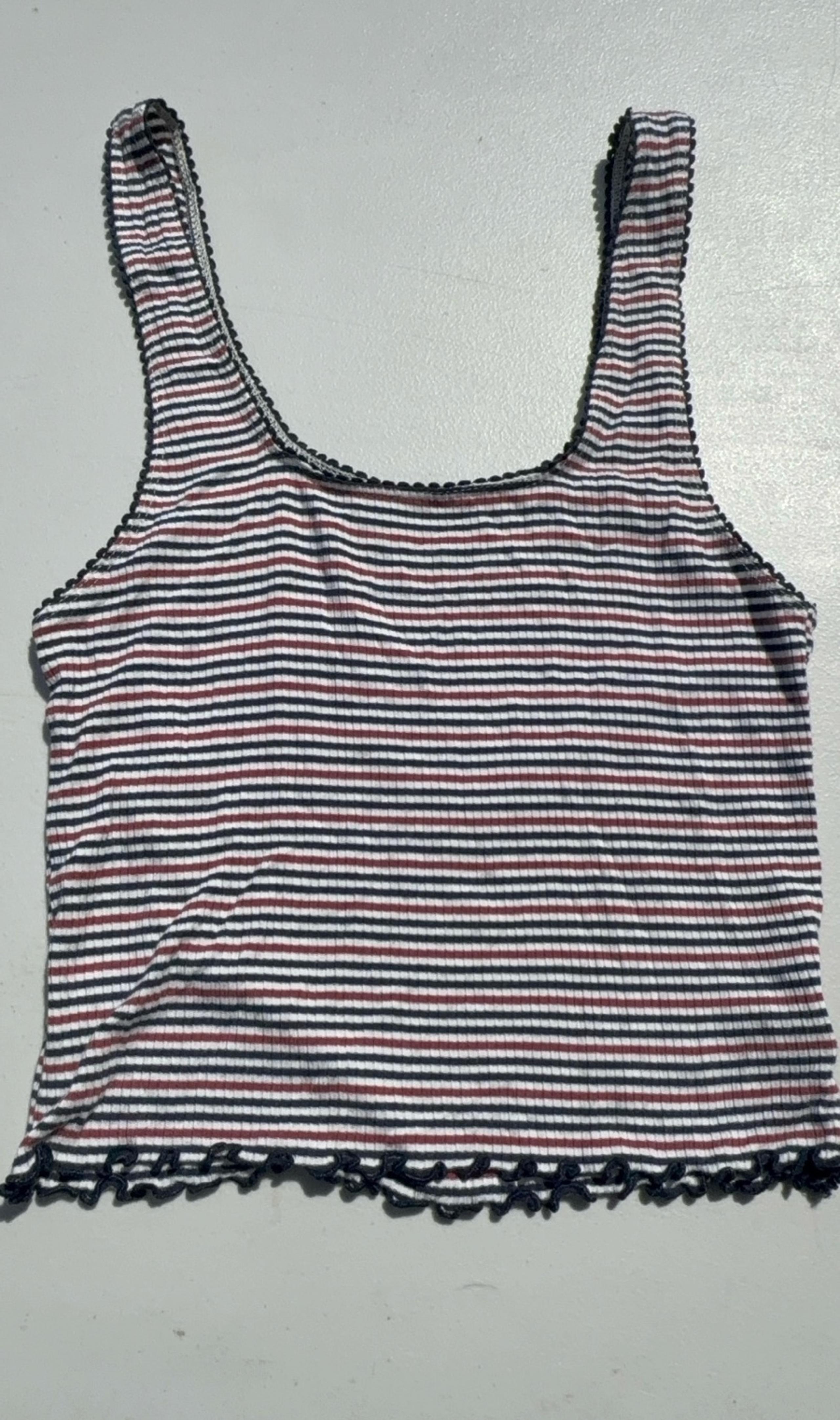 Excellent condition women’s American Eagle size SMALL tank top.