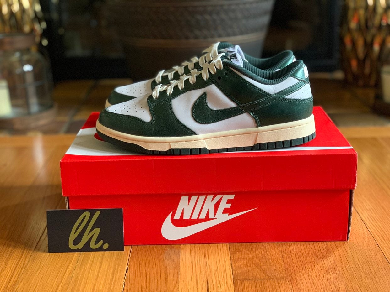 Size 7 w Nike Dunk Low Vintage Green