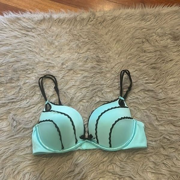 Victoria secret sexy little things light blue and black lace push-up bra