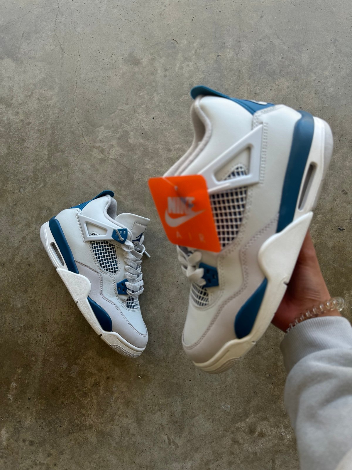 JORDAN 4 MILITARY BLUE