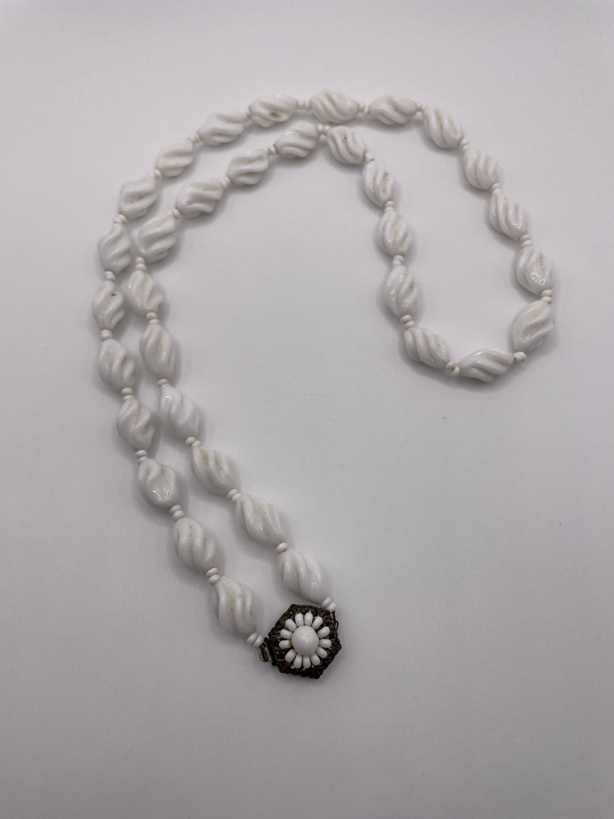 MIRIAM HASKELL Milk White Necklace VTG