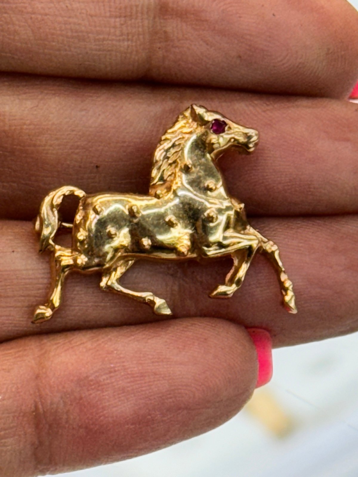 14k yellow gold and ruby stallion horse brooch