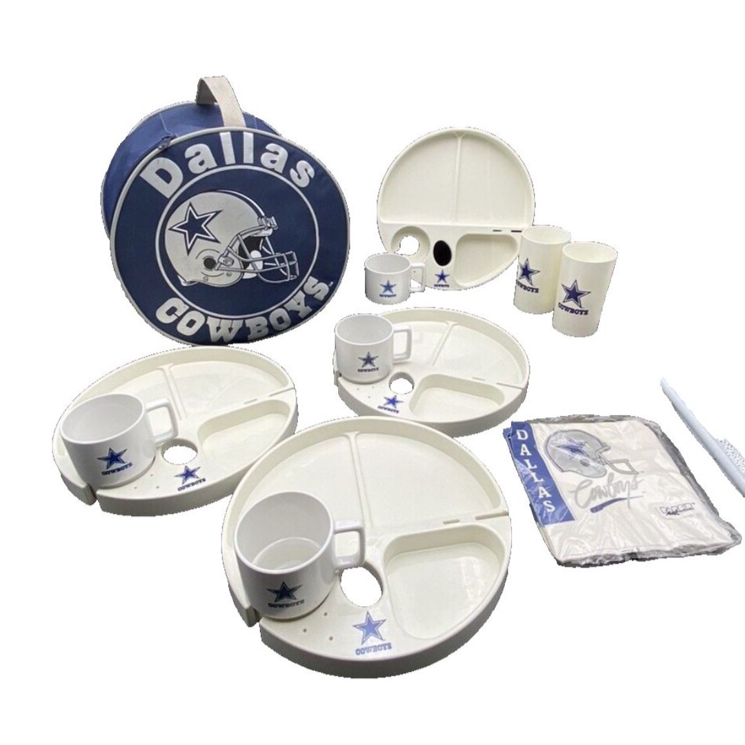 Dallas Cowboys Vintage NFL Portable Dinnerware Picnic 12 pc Set