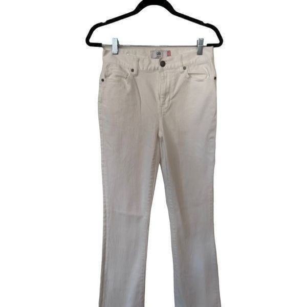 Cabi Jeans 5th Avenue 5 Pocket Style Flat Front Flare Jeans White Size 2