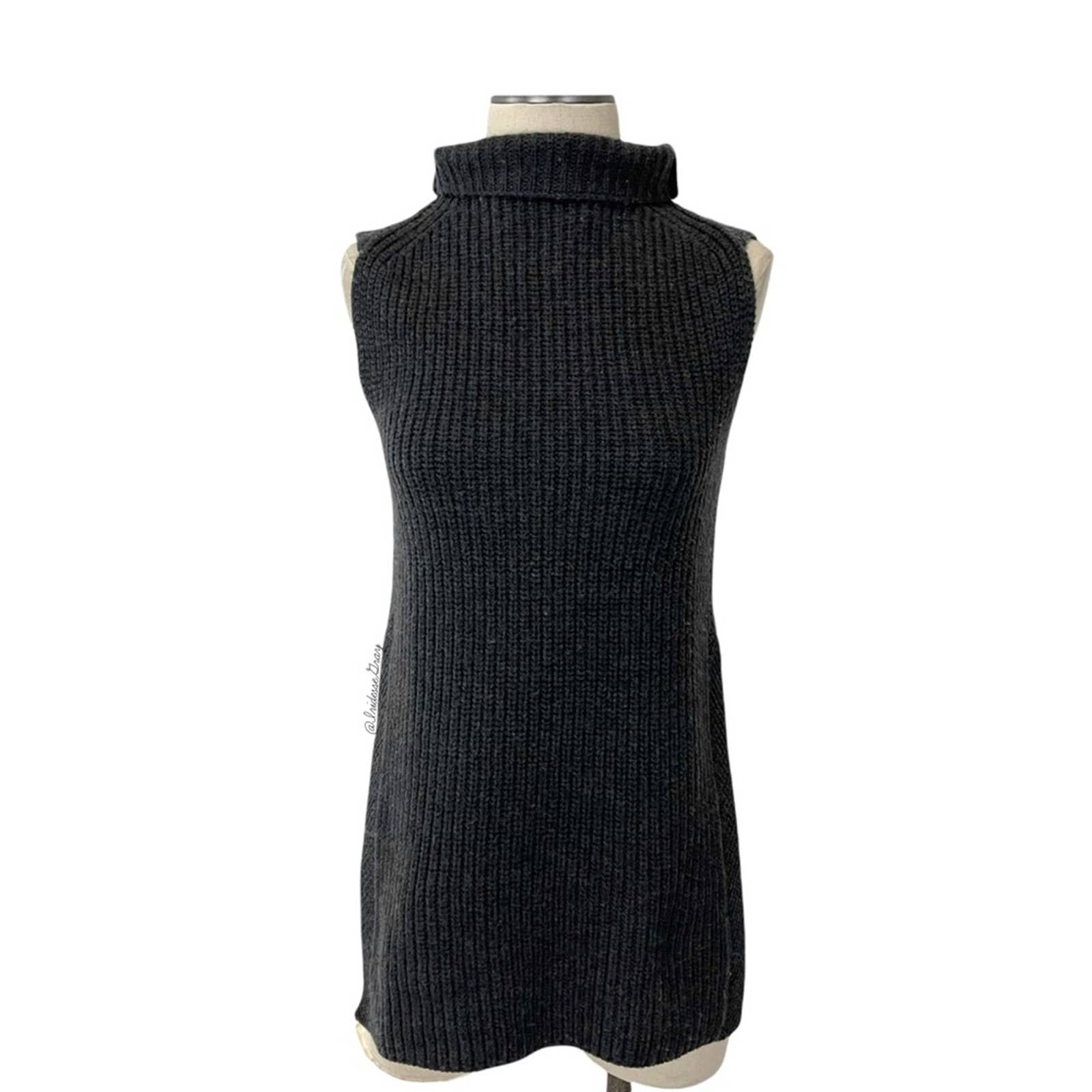 Aritzia- Wilfred Gray Durandal Sleeveless Sweater Size XXS.