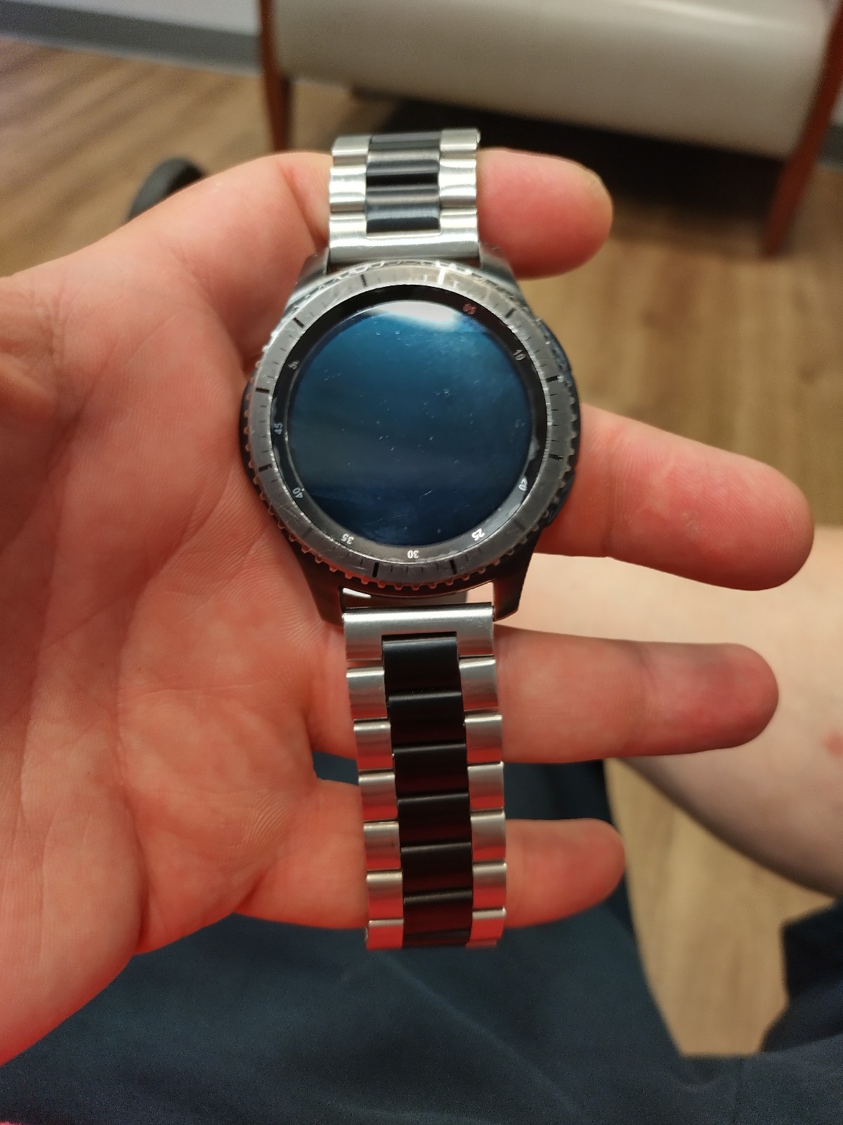 Samsung Gear S3 Frontier Smartwatch 46mm in Dark Gray