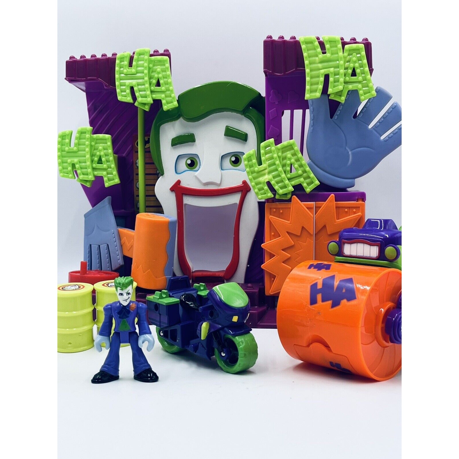 Imaginext Batman The Jokers Ha Ha Fun House Playset Figure Accessories Set