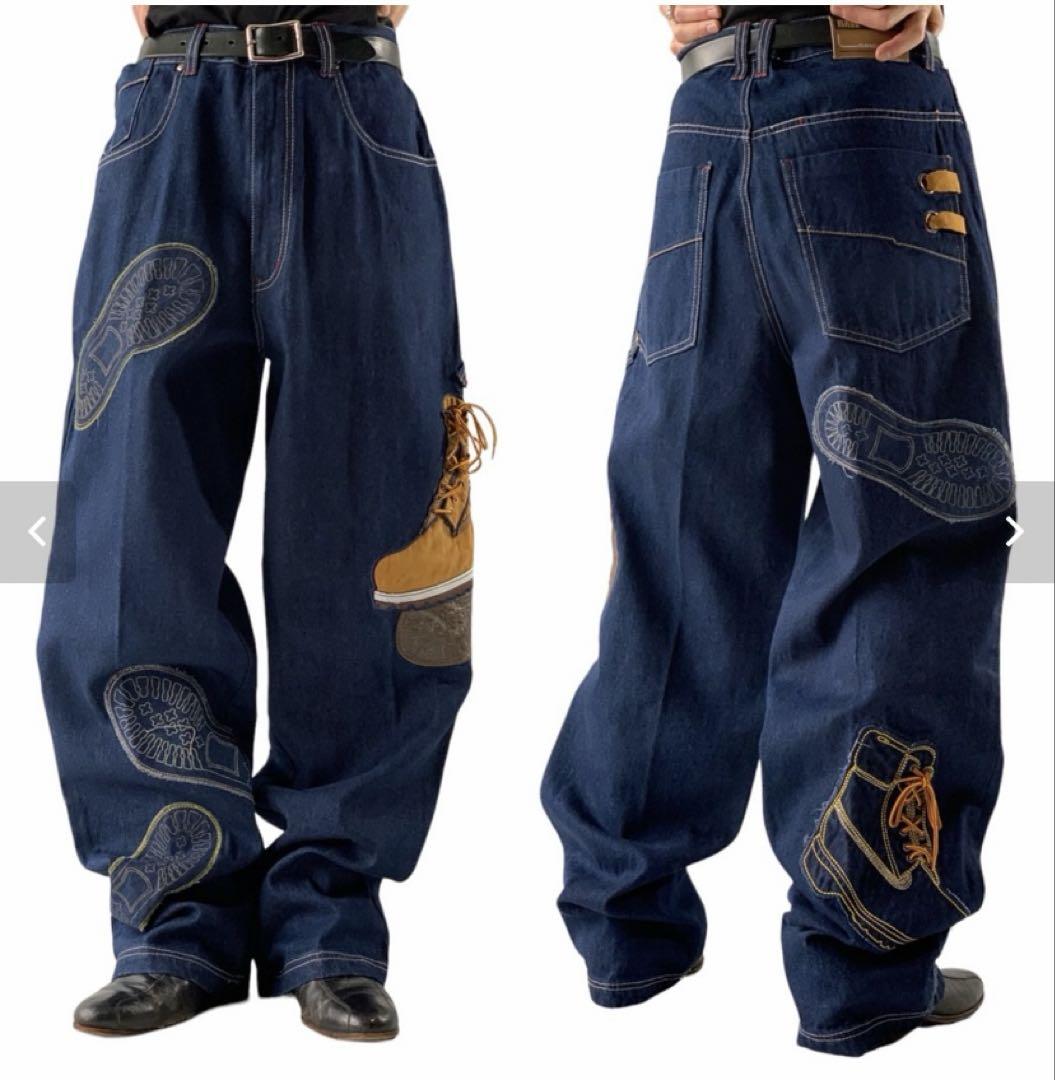 Raw blue baggy denim and Timberland boots design.