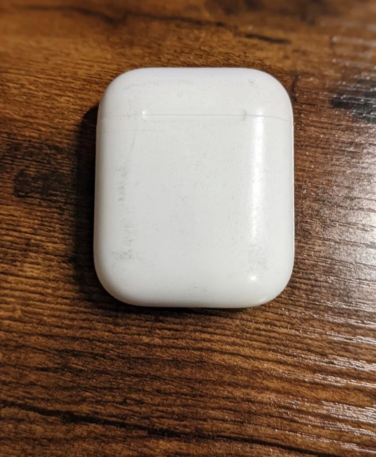 Apple Airpod charging case